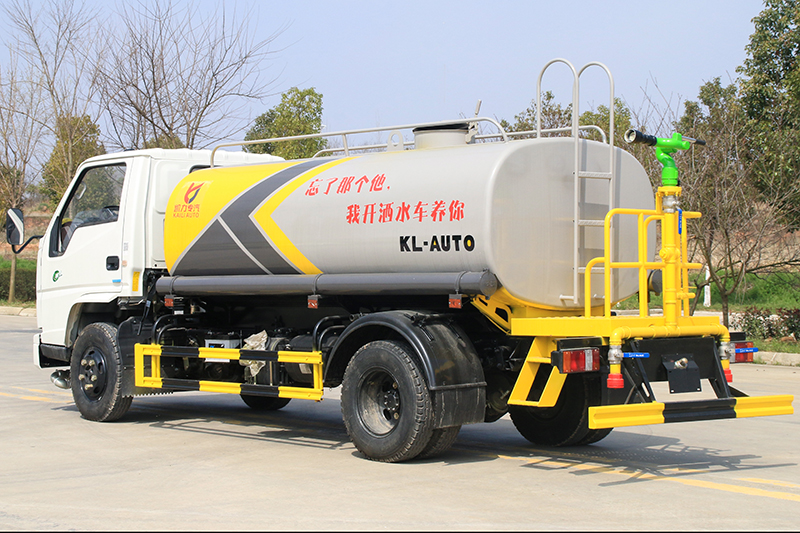 江铃顺达洒水車(chē)(5方)