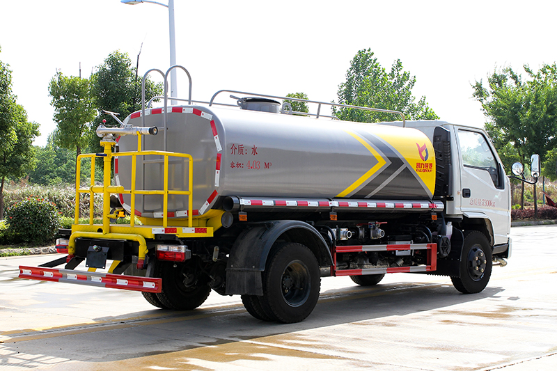 江铃顺达洒水車(chē)(5方)