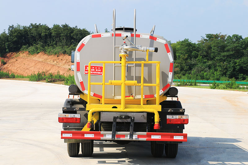 江淮JAC骏铃V3洒水車(chē)(5方)