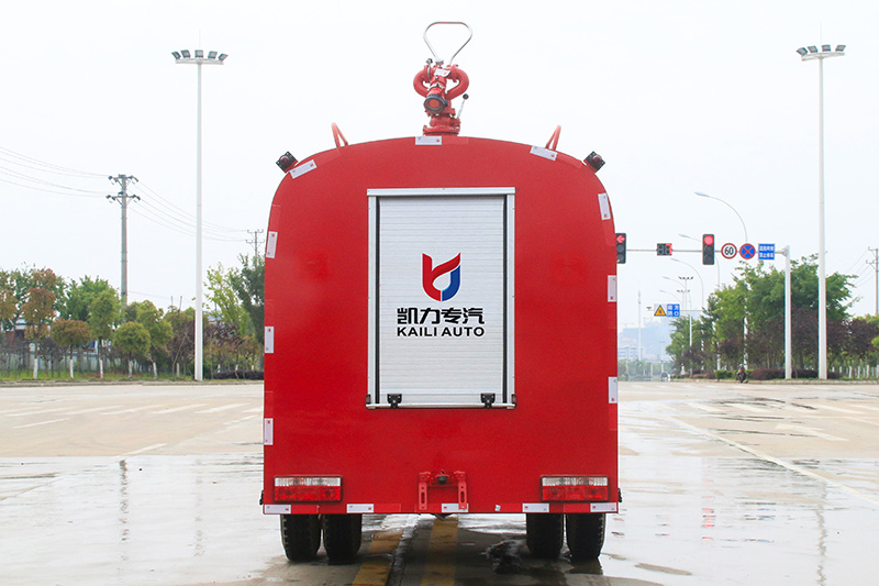 东风大多(duō)利卡消防洒水車(chē)(8方)