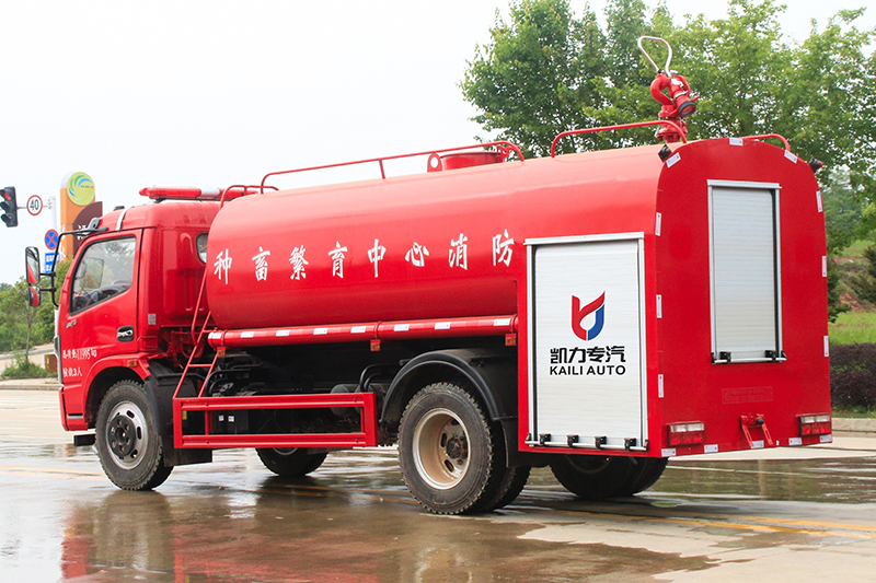 东风大多(duō)利卡消防洒水車(chē)(8方)
