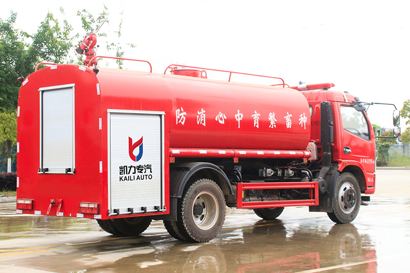 东风大多(duō)利卡消防洒水車(chē)(8方)