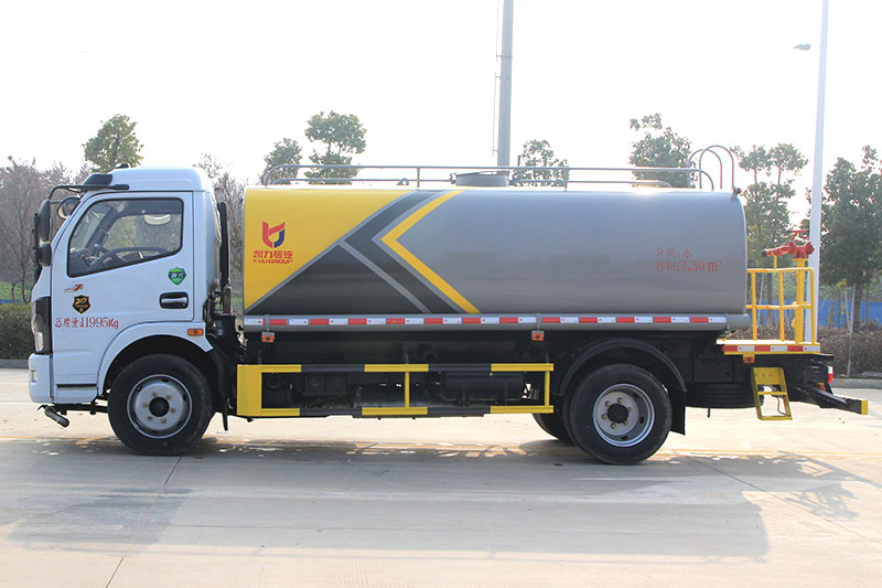 东风大多(duō)利卡洒水車(chē)(有(yǒu)不上户)(9方)