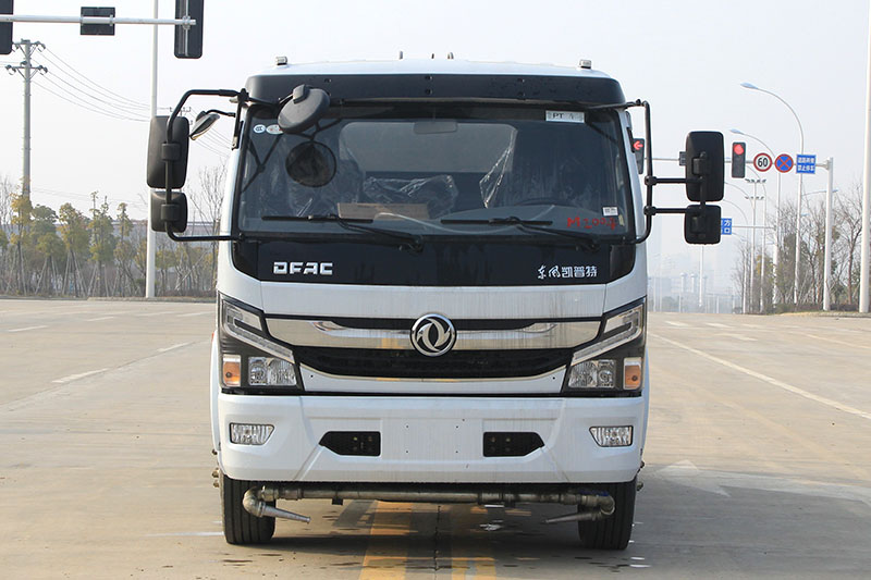 东风大多(duō)利卡洒水車(chē)(有(yǒu)不上户)(9方)