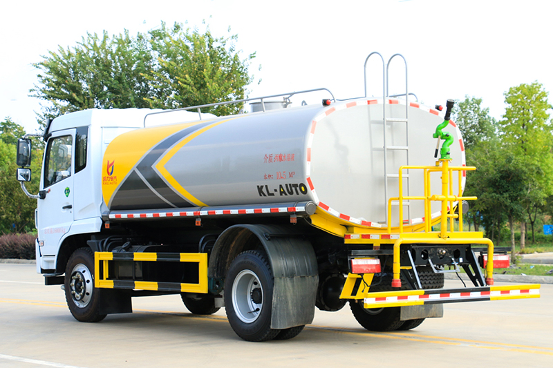 东风福瑞卡F9洒水車(chē)(12方)