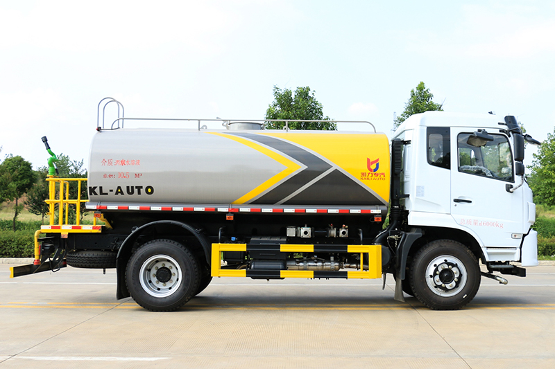 东风福瑞卡F9洒水車(chē)(12方)