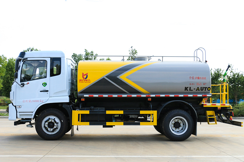 东风福瑞卡F9洒水車(chē)(12方)