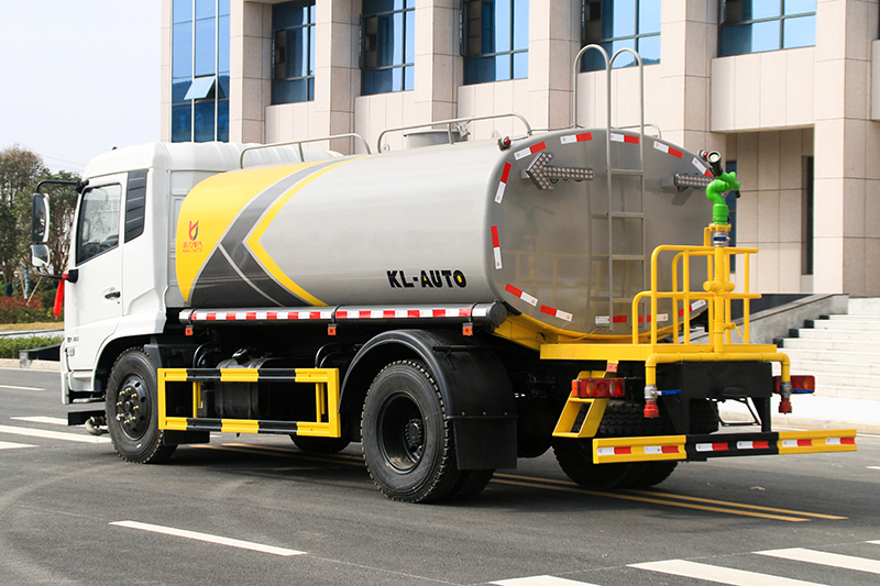 东风天锦洒水車(chē)(12方 / 13.6方)