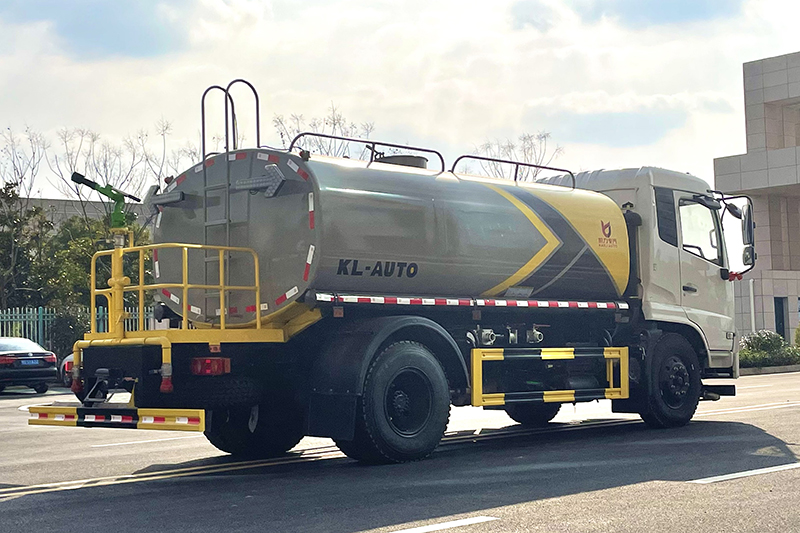 东风天锦洒水車(chē)(12方 / 13.6方)