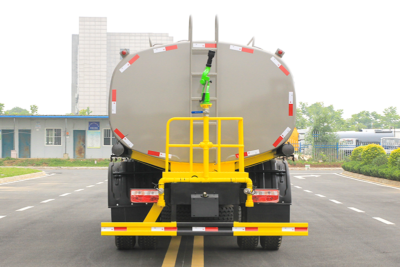 福田时代领航ES5洒水車(chē)(小(xiǎo)三轴)(20方(选装30米雾炮)