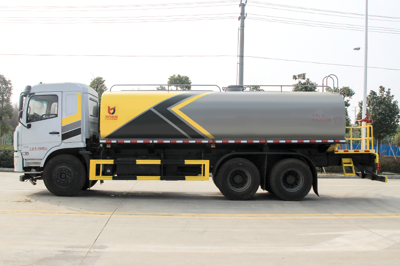 东风专底D3L后八轮洒水車(chē)(19.1方)(选装30~40米雾炮)