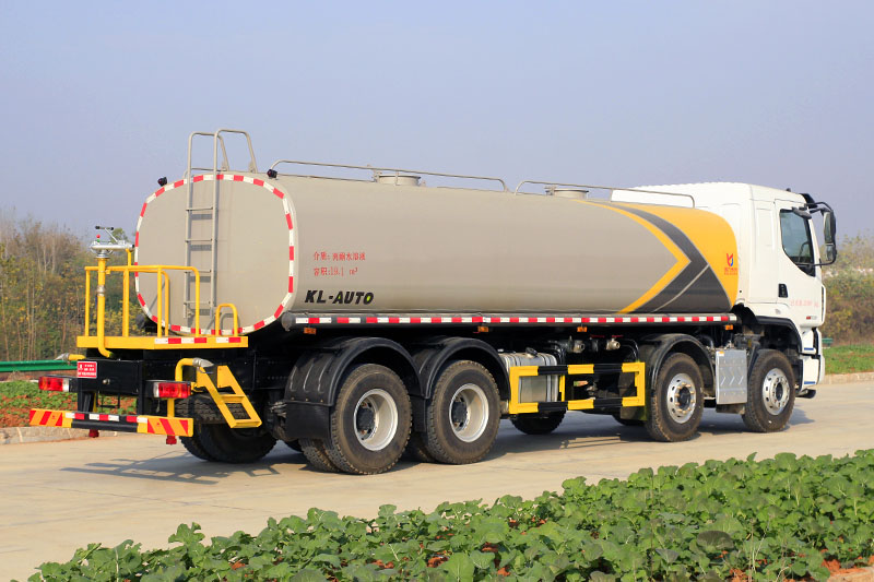 东风柳汽前四后八洒水車(chē)(24方)(选装30米雾炮)