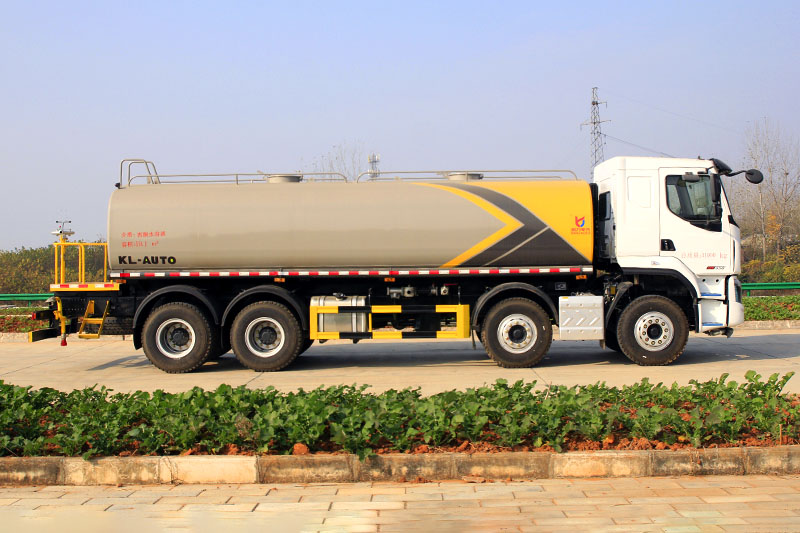 东风柳汽前四后八洒水車(chē)(24方)(选装30米雾炮)