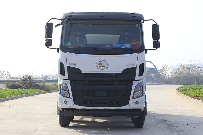 东风柳汽前四后八洒水車(chē)(24方)(选装30米雾炮)