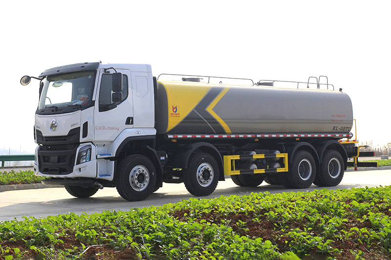 东风柳汽前四后八洒水車(chē)(24方)(选装30米雾炮)