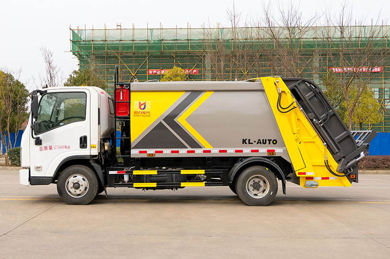 东风柳汽L2压缩垃圾車(chē)(13方)