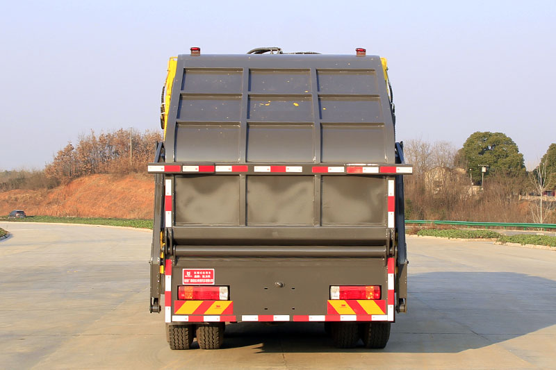 柳汽前四后八压缩垃圾車(chē)(25方)