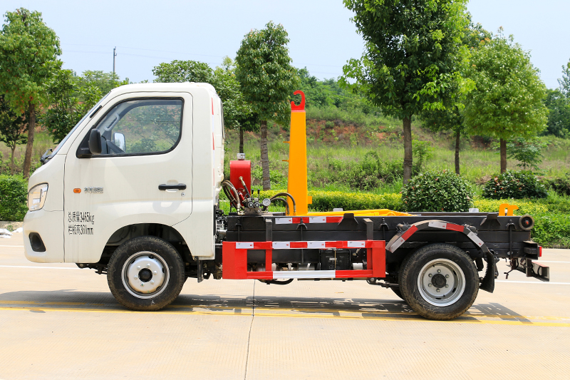 (蓝牌)福田祥菱勾臂垃圾車(chē)(3方)