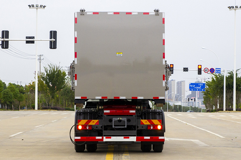 (套臂)东风天锦套臂垃圾車(chē)(12方)