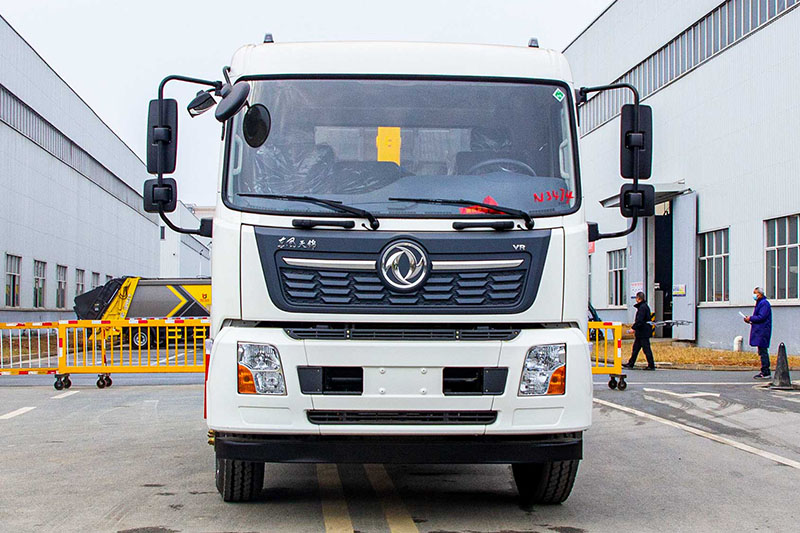 (套臂)东风天锦套臂垃圾車(chē)(12方)