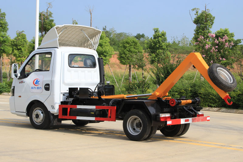 (蓝牌)东风途逸勾臂垃圾車(chē)(3方)