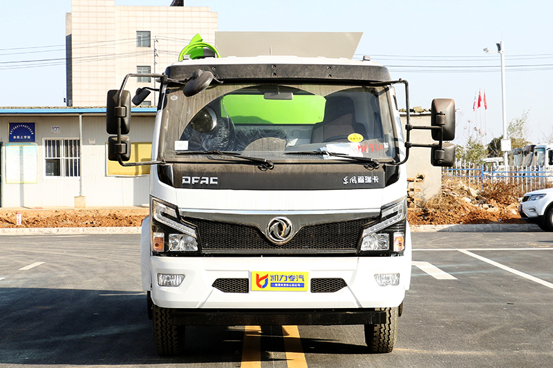 东风大多(duō)利卡餐厨垃圾車(chē)(罐式)(8方)