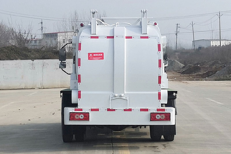 福田领航餐厨垃圾車(chē)(厢式)(8方)