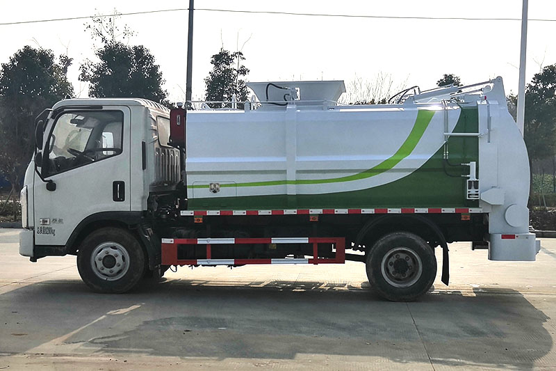 福田领航餐厨垃圾車(chē)(厢式)(8方)