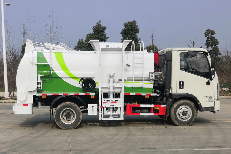 福田领航餐厨垃圾車(chē)(厢式)(8方)