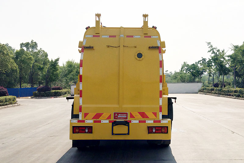 东风天锦餐厨垃圾車(chē)(厢式)(9.5方)