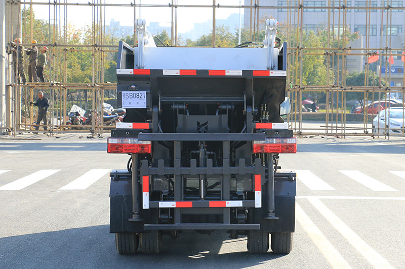 江淮康铃X1无泄漏后装挂桶垃圾車(chē)(3.5方 3方)