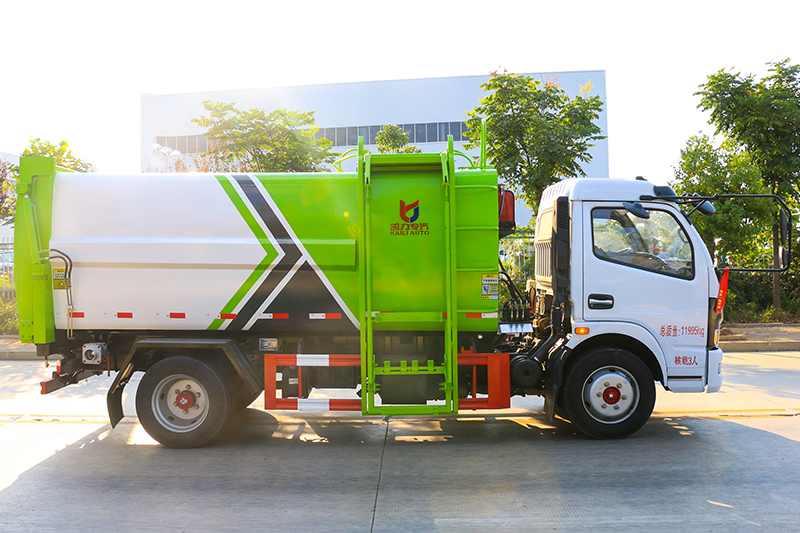 东风大多(duō)利卡侧装压缩垃圾車(chē)(10方)