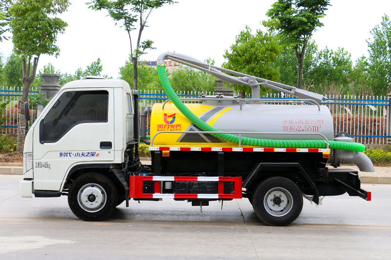 福田小(xiǎo)卡之星2吸粪車(chē)(2.5方)