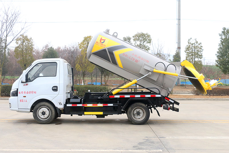 东风途逸吸污車(chē)(2方)