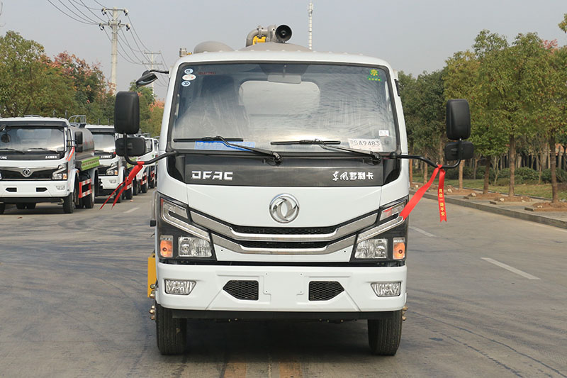 东风小(xiǎo)多(duō)利卡吸污車(chē)(4.5方)