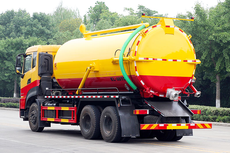 东风天龙后八轮吸污車(chē)(18方)