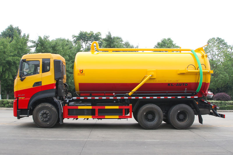东风天龙后八轮吸污車(chē)(18方)