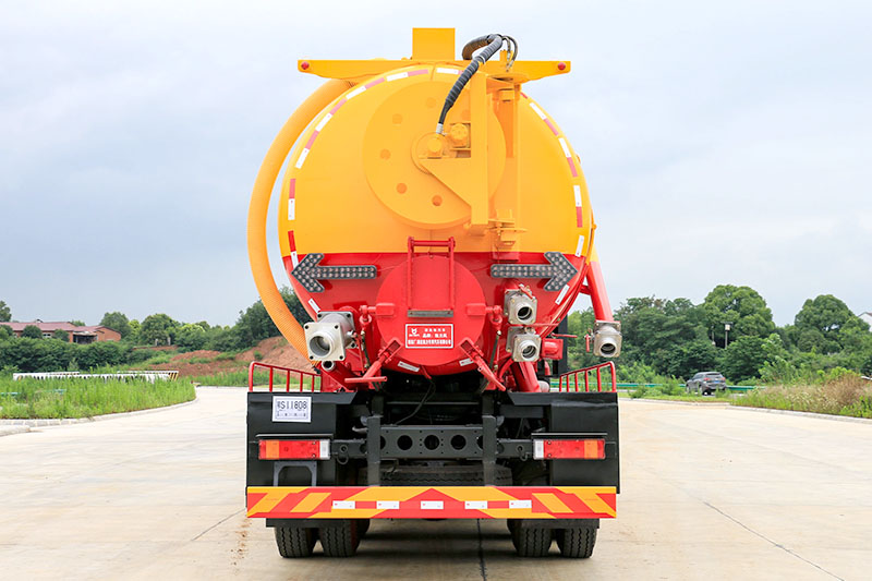 东风天龙清洗吸污車(chē)(一體(tǐ)罐 可(kě)加装副发)(清水 污水21方)