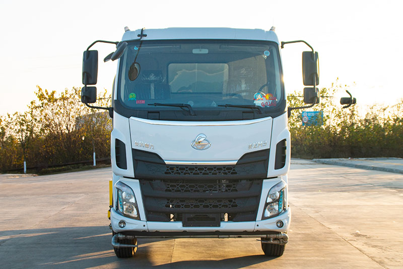 东风柳汽乘龙多(duō)功能(néng)雾炮車(chē)(14.6方)(30米雾炮)