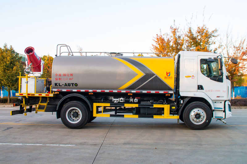 东风柳汽乘龙多(duō)功能(néng)雾炮車(chē)(14.6方)(30米雾炮)