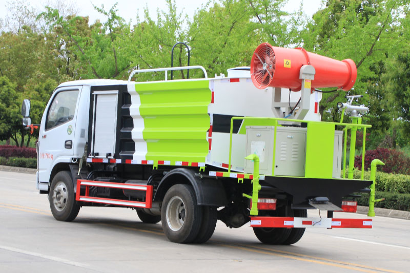 东风小(xiǎo)多(duō)利卡抑尘車(chē)(4.5方 蓝牌)(30~40米雾炮)